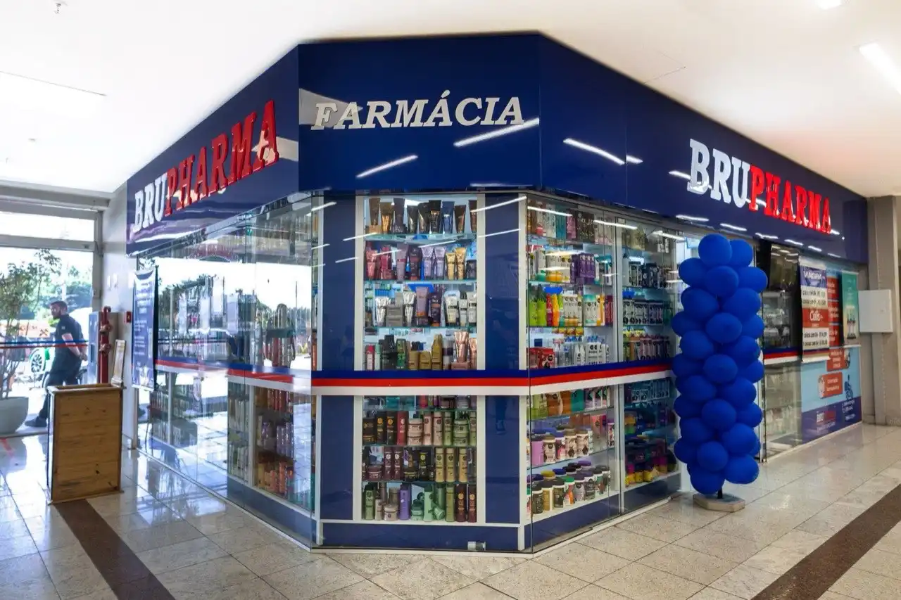 Fachada da Farmácia Brupharma Unidade Rubem Berta em Porto Alegre